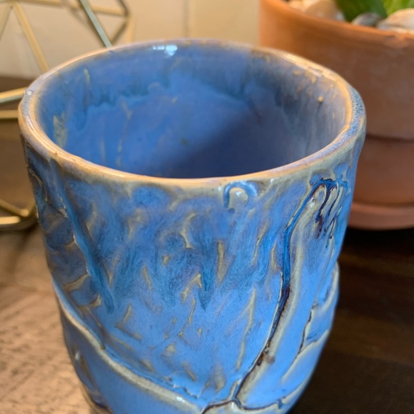 ANA LEMUS Pottery Cup - Picture 4 of 14
